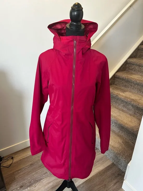 Lululemon Definitely Raining Jacket Cranberry - Picture 5 of 12